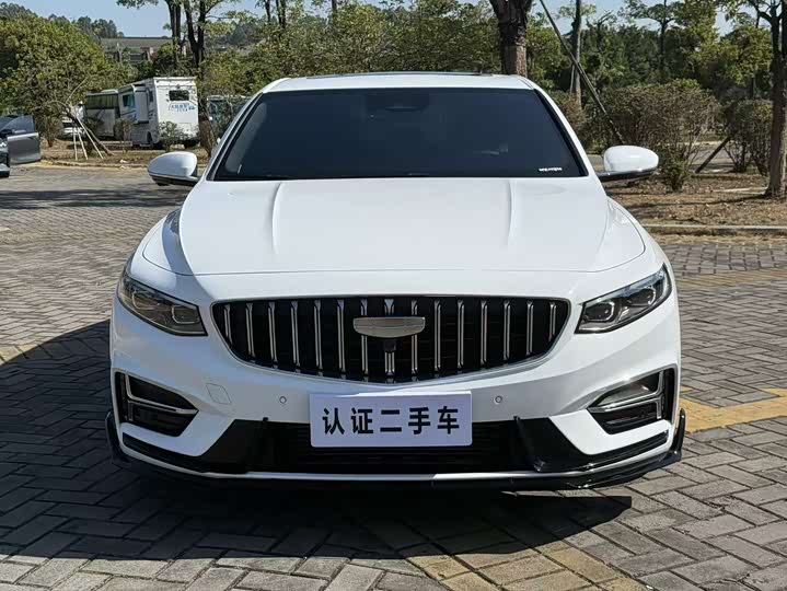 Фото 2 - Geely Preface