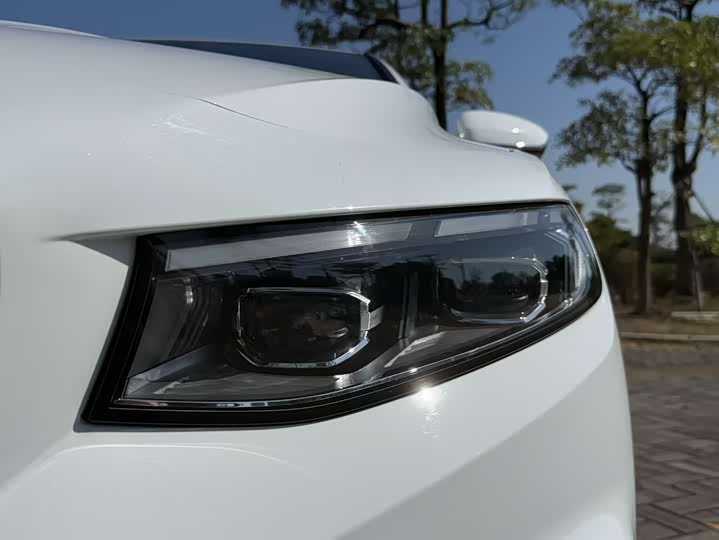 Фото 4 - Geely Preface