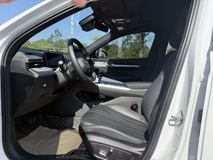 Фото 8 - Geely Preface