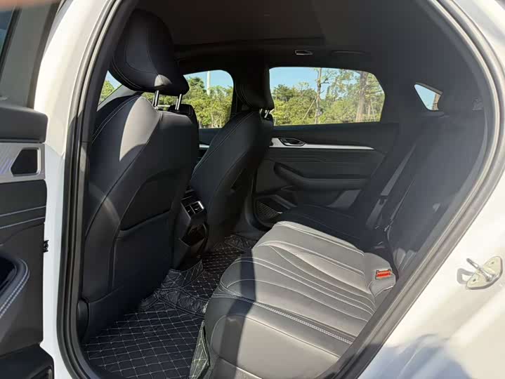 Фото 9 - Geely Preface