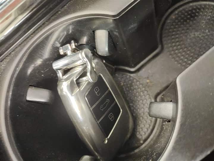 Фото 9 - Volkswagen Passat