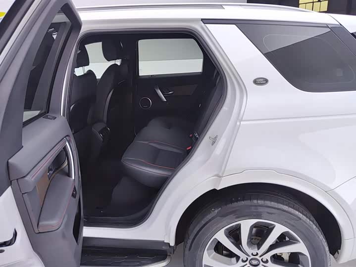 Фото 10 - Land Rover Discovery Sport