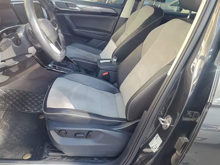 Фото 15 - Volkswagen Tayron X