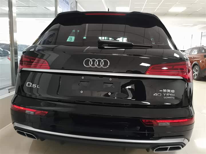 Фото 6 - Audi Q5L