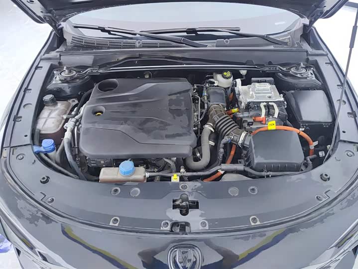 Фото 10 - Changan UNI-V Hybrid