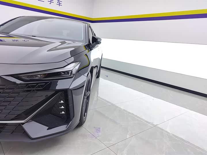 Фото 5 - Changan UNI-V Hybrid