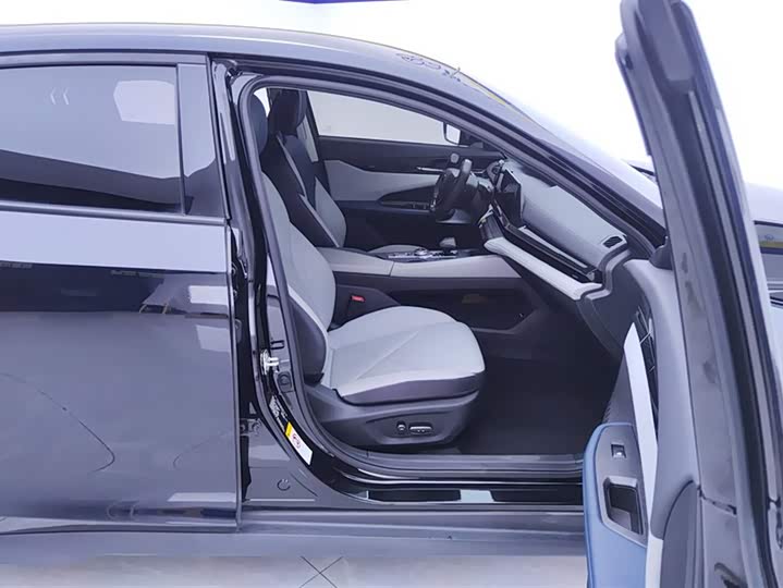 Фото 8 - Changan UNI-V Hybrid