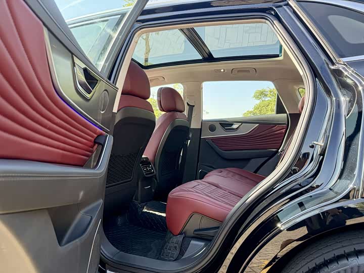 Фото 12 - Hongqi HS5