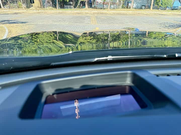 Фото 17 - Hongqi HS5