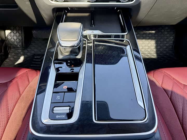 Фото 22 - Hongqi HS5