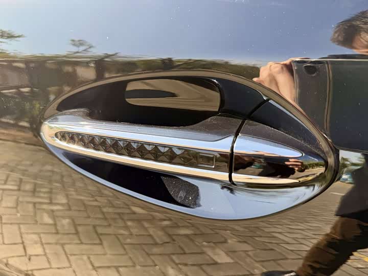 Фото 25 - Hongqi HS5