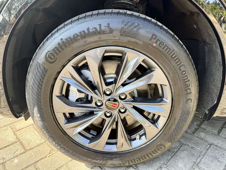 Фото 35 - Hongqi HS5