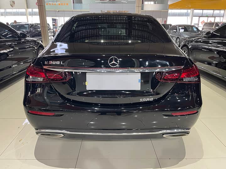 Фото 5 - Mercedes-Benz E-Class