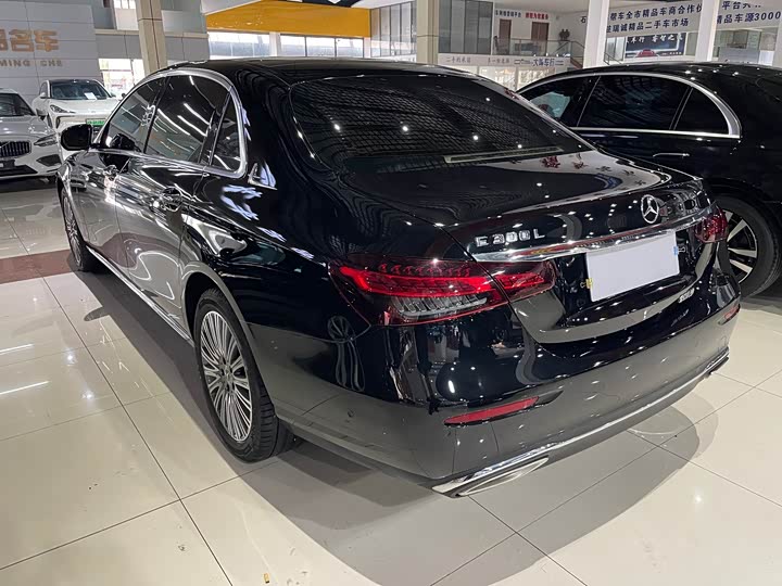 Фото 6 - Mercedes-Benz E-Class