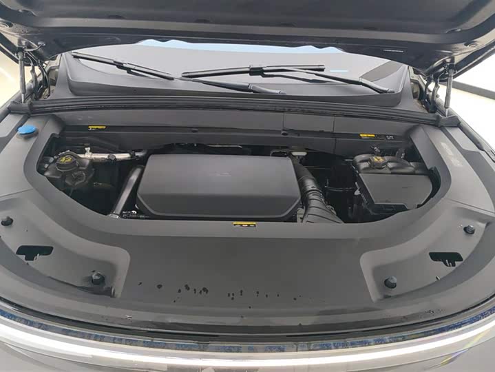 Фото 10 - LiXiang L8