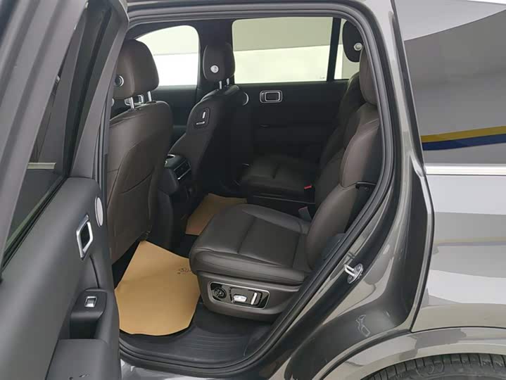 Фото 11 - LiXiang L8