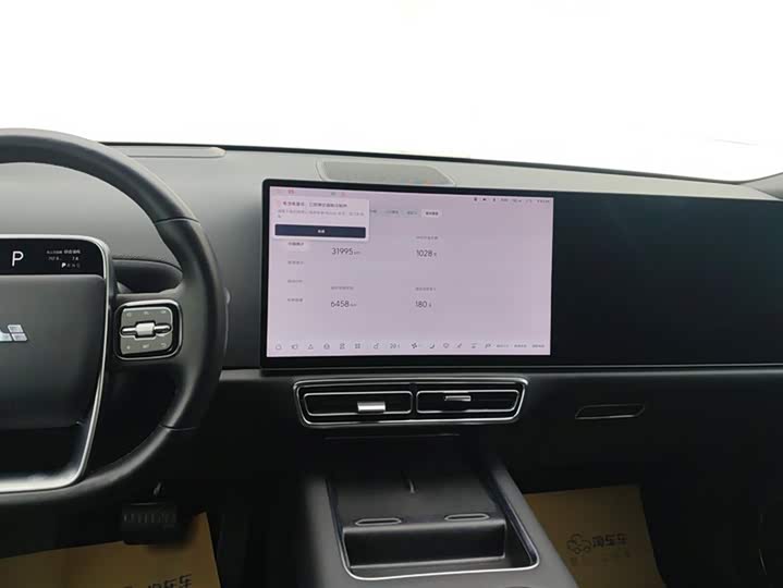 Фото 13 - LiXiang L8