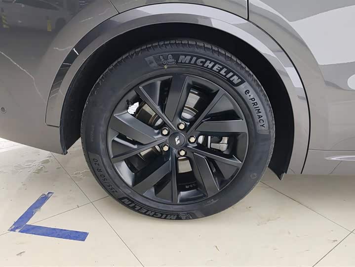 Фото 6 - LiXiang L8