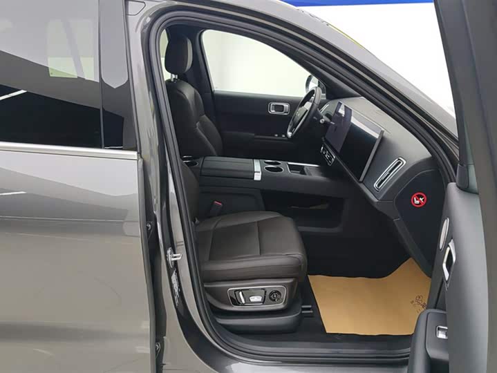 Фото 8 - LiXiang L8