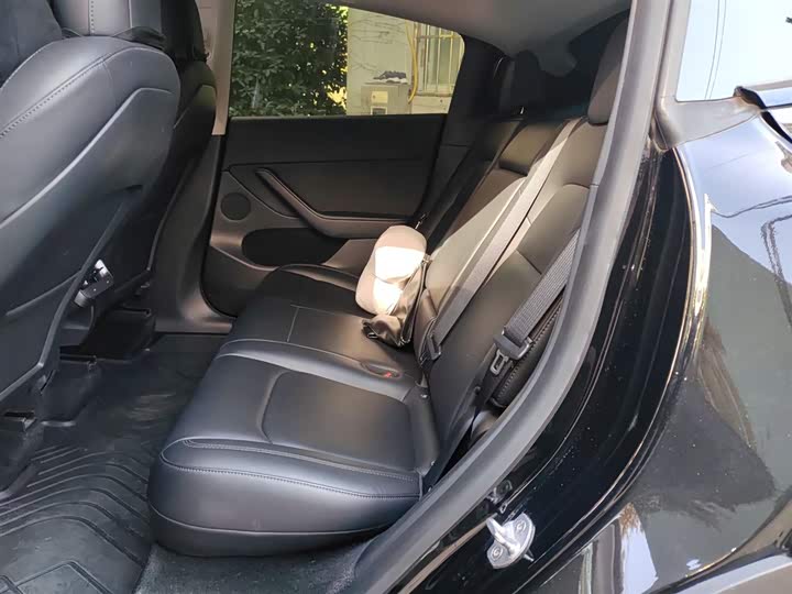 Фото 15 - Tesla Model Y