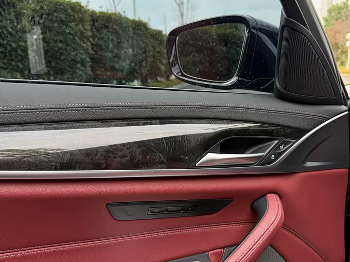 Фото 13 - BMW 5 Series