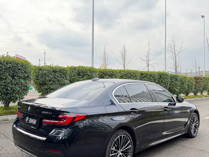 Фото 5 - BMW 5 Series