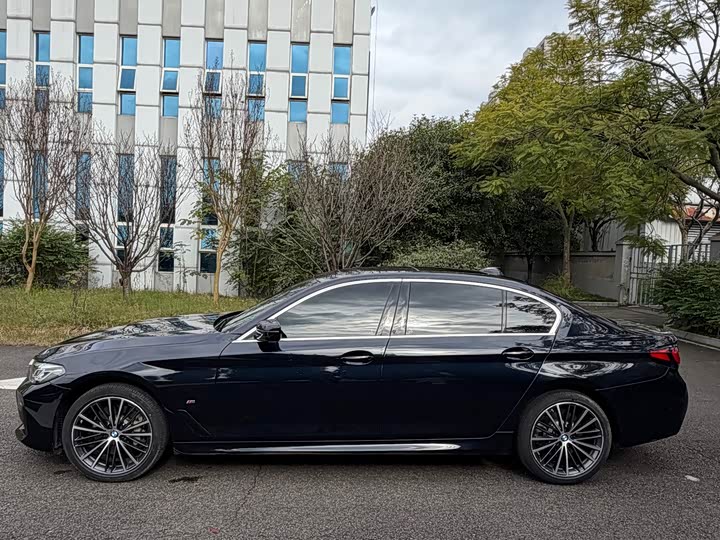 Фото 8 - BMW 5 Series