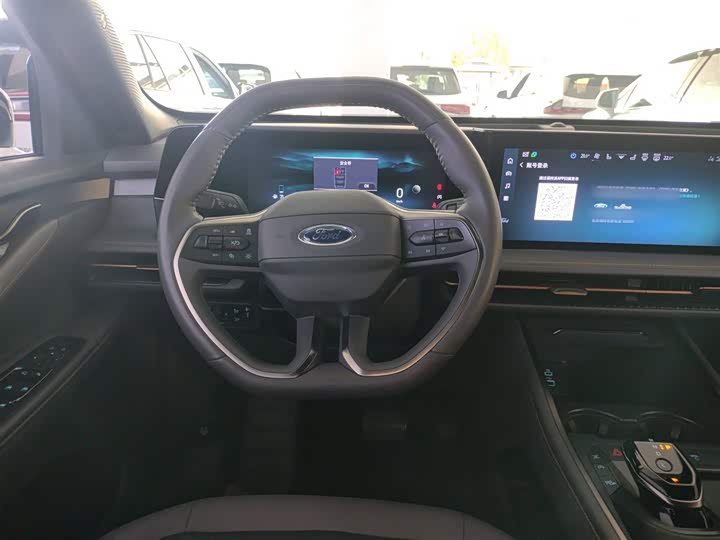 Фото 11 - Ford Edge