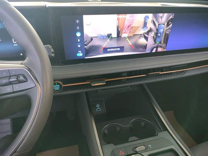 Фото 13 - Ford Edge