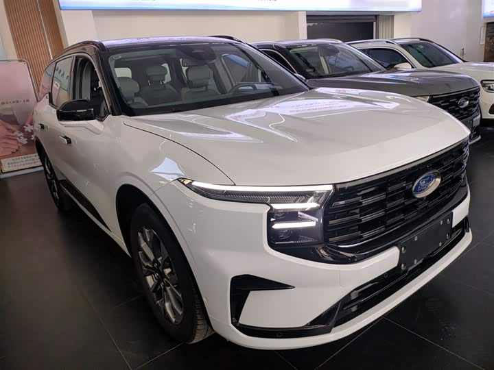 Фото 4 - Ford Edge