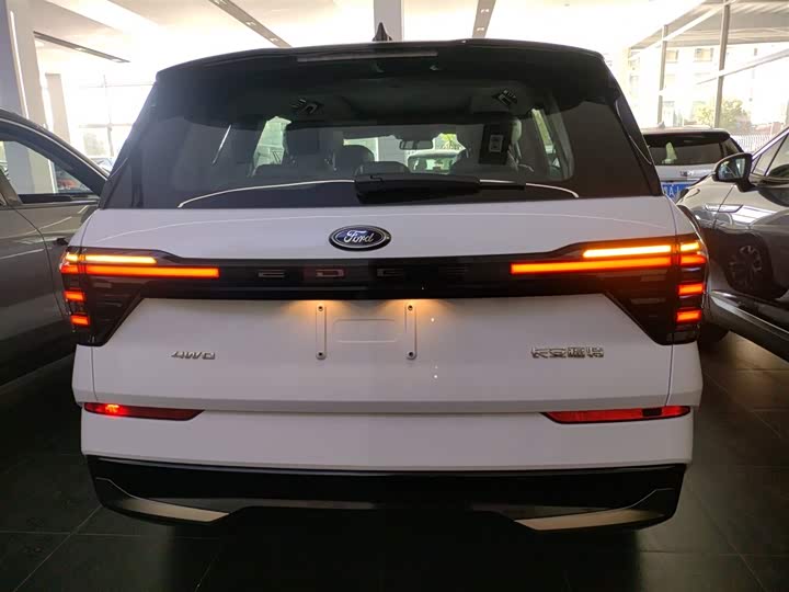 Фото 6 - Ford Edge