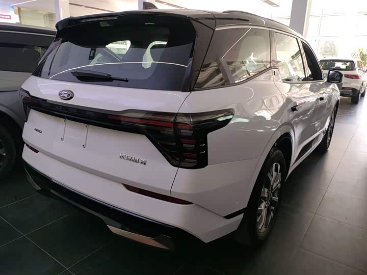 Фото 7 - Ford Edge