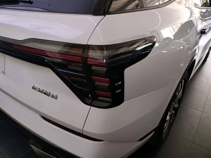 Фото 8 - Ford Edge