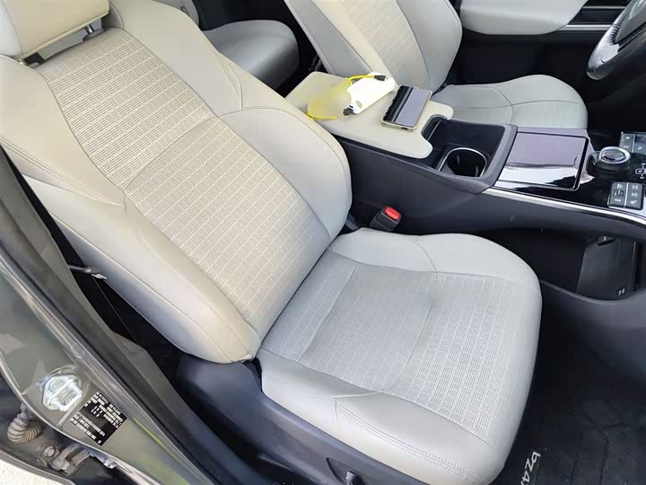 Фото 25 - Toyota bZ4X