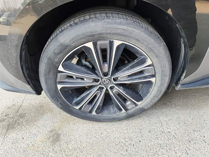 Фото 26 - Toyota bZ4X