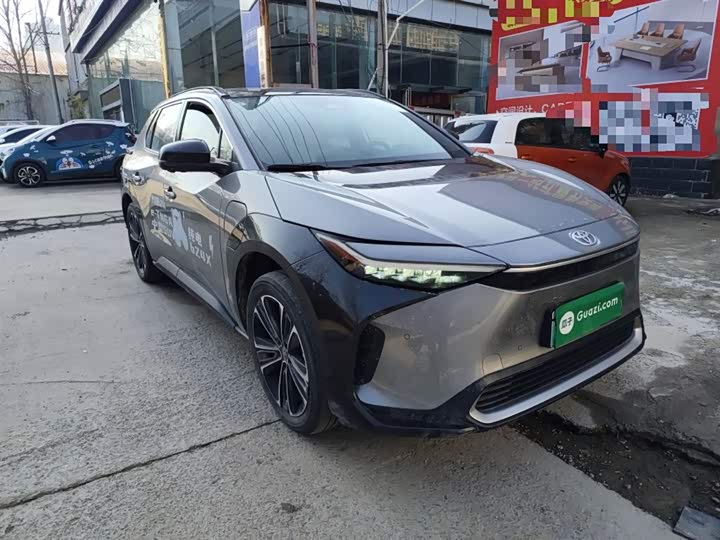 Фото 4 - Toyota bZ4X