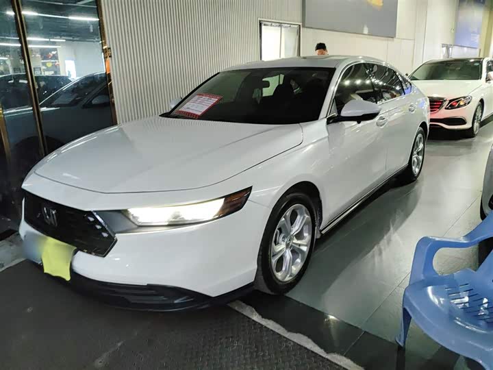 Фото 1 - Honda Accord