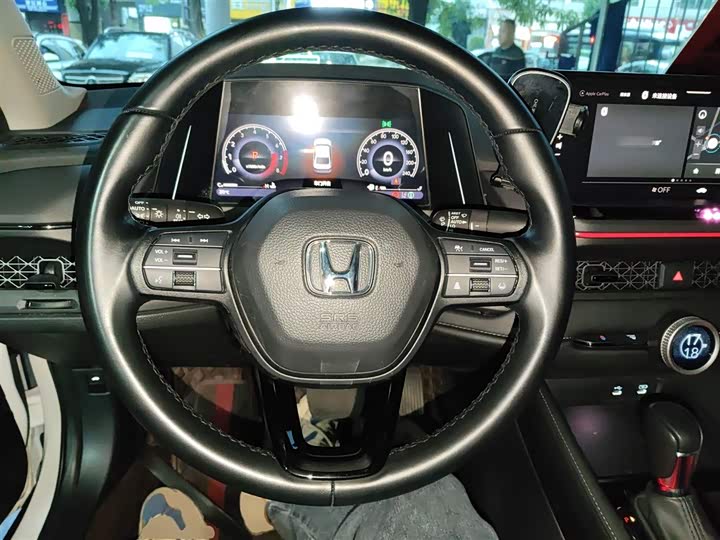 Фото 11 - Honda Accord