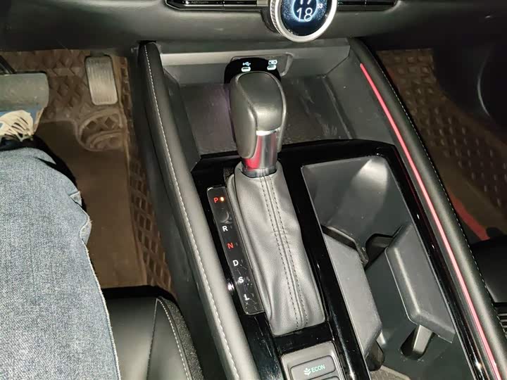 Фото 14 - Honda Accord