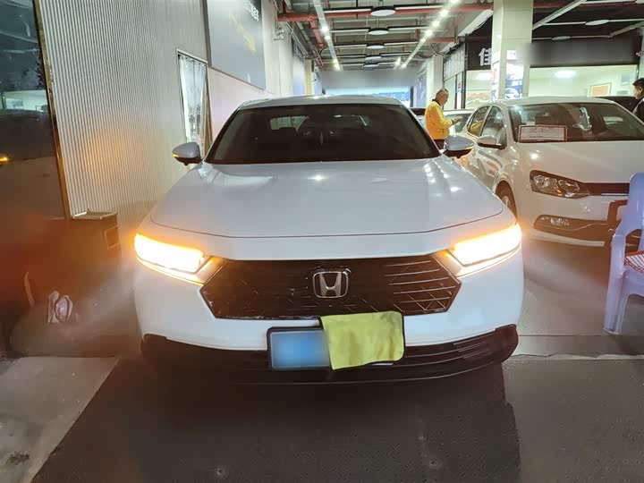 Фото 3 - Honda Accord