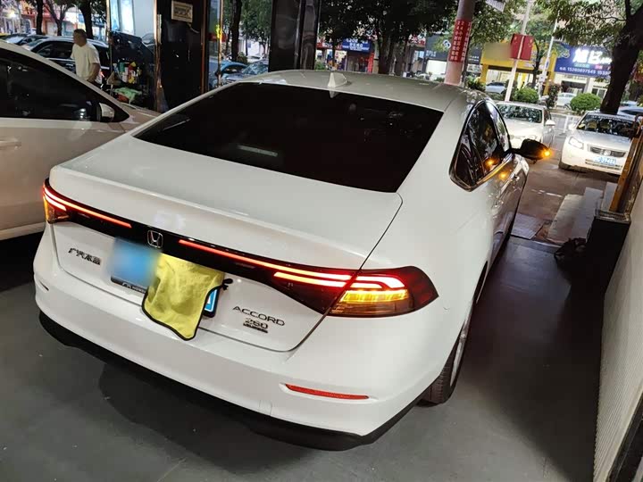 Фото 7 - Honda Accord