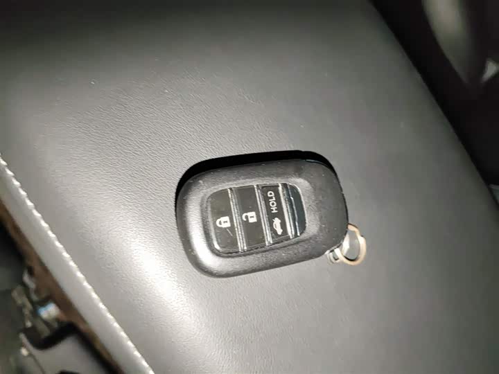 Фото 9 - Honda Accord