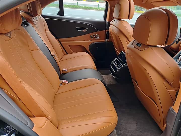 Фото 10 - Bentley Flying Spur