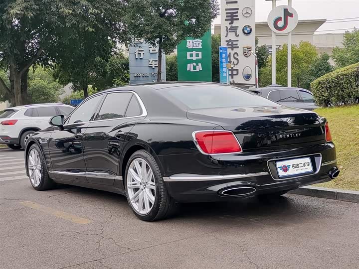 Фото 4 - Bentley Flying Spur