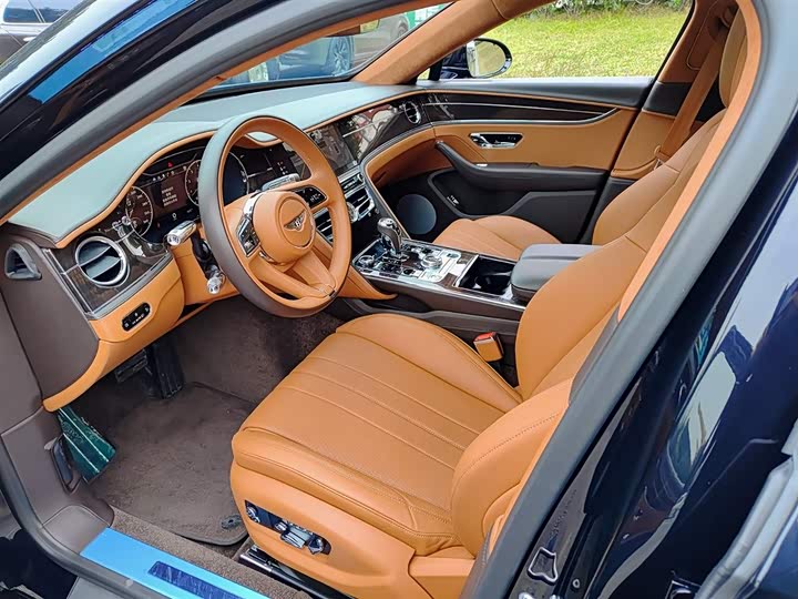 Фото 7 - Bentley Flying Spur