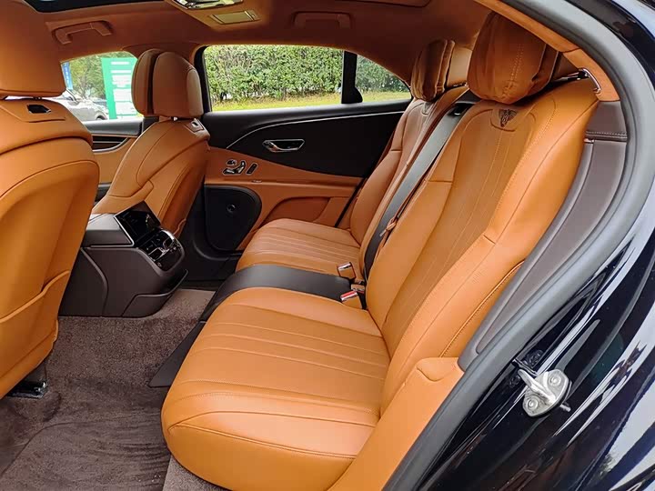 Фото 8 - Bentley Flying Spur