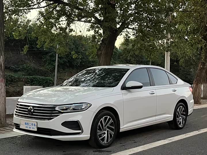 Фото 1 - Volkswagen Lavida