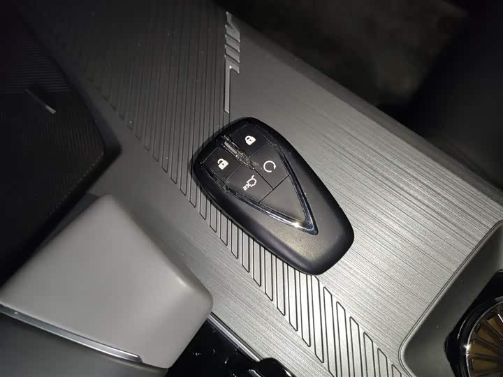 Фото 9 - Changan Oshan Z6