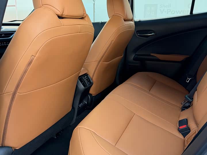 Фото 11 - Lexus UX Hybrid