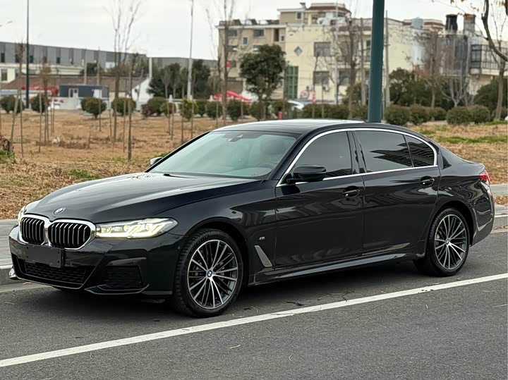 Фото 1 - BMW 5 Series